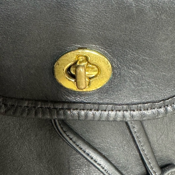 Vintage Coach Black Leather Wome Backpack Turnlock Drawstring Daypack - Picture 12 of 16